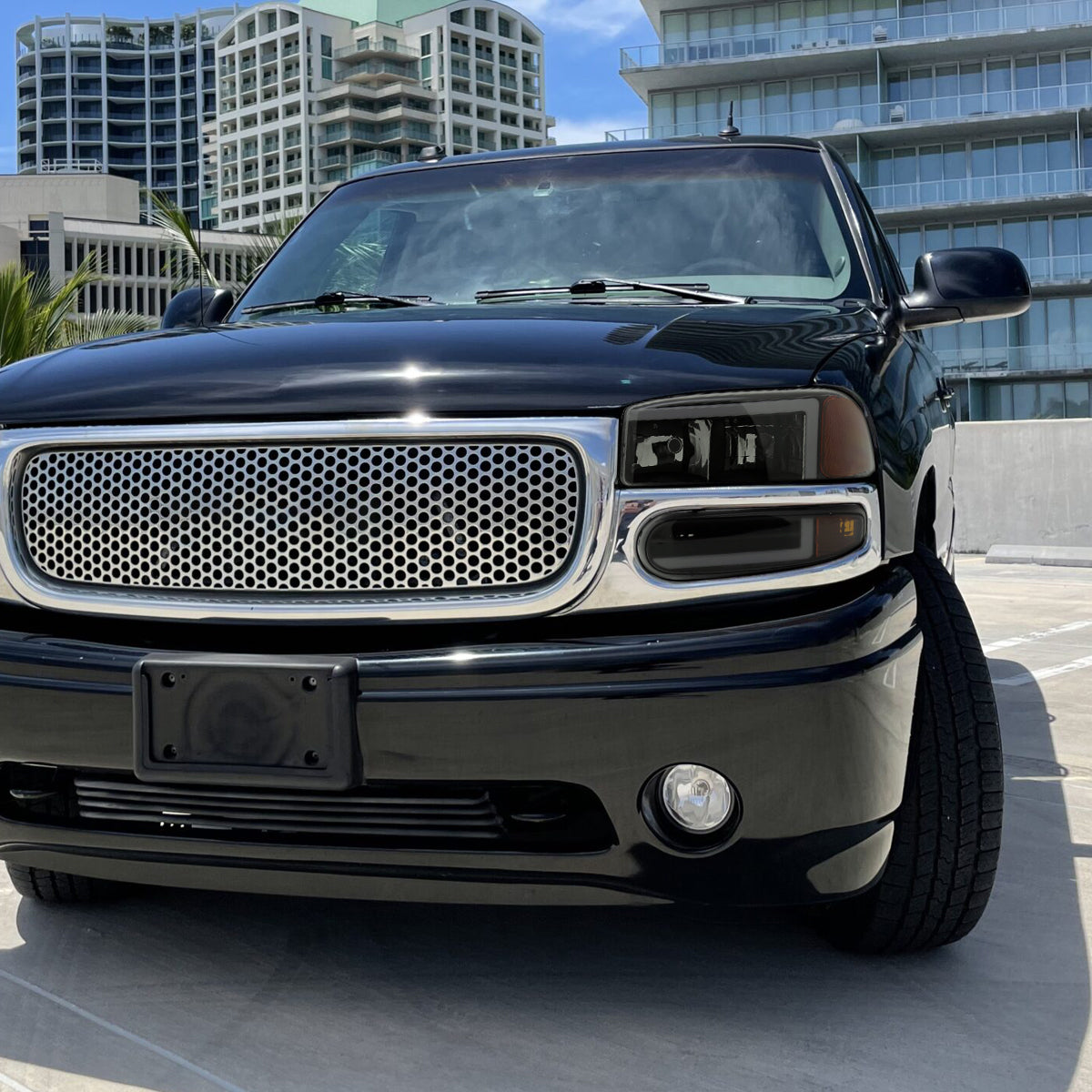 99-06 GMC Sierra Denali Yukon Spec-D Black Smoked lighting upgrade