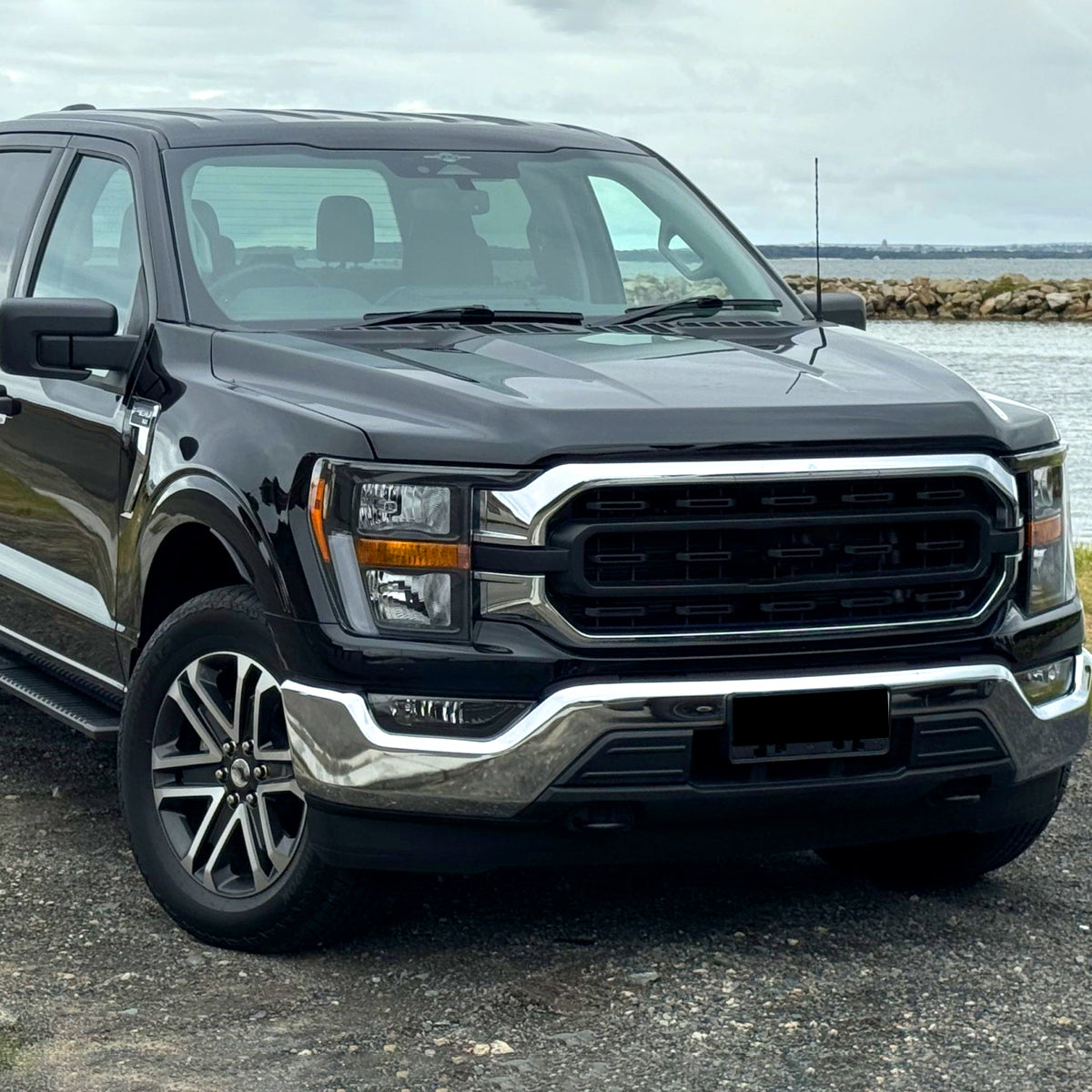 Spec-D 22 Ford F-150 OE Passenger black passenger-side headlights