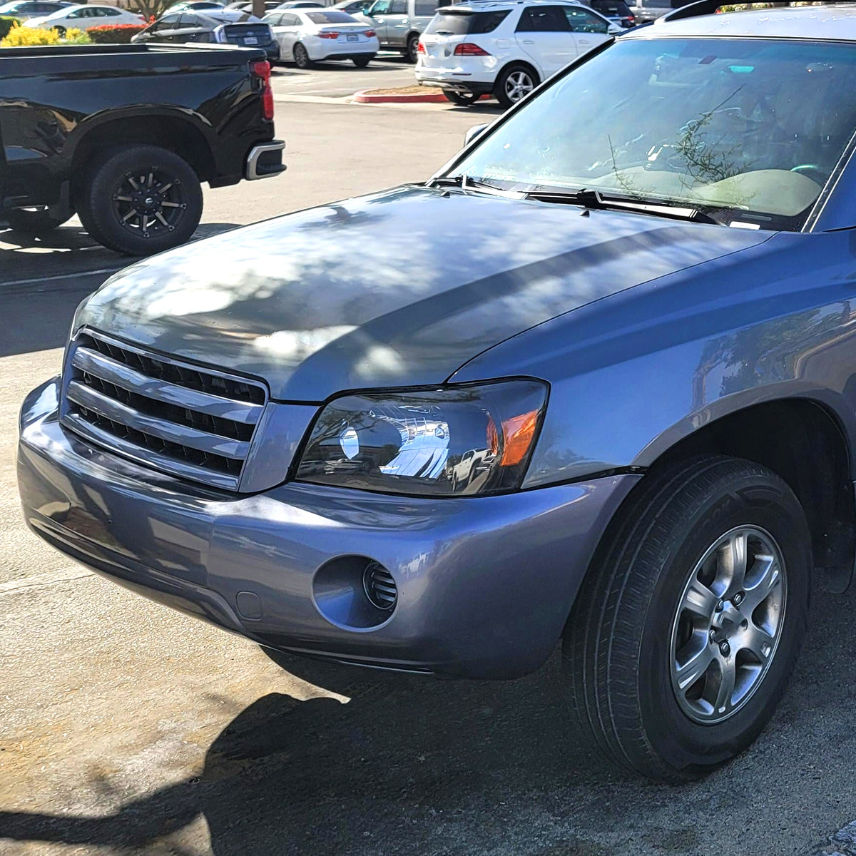 Spec-D 04 Highlander Factory black headlights