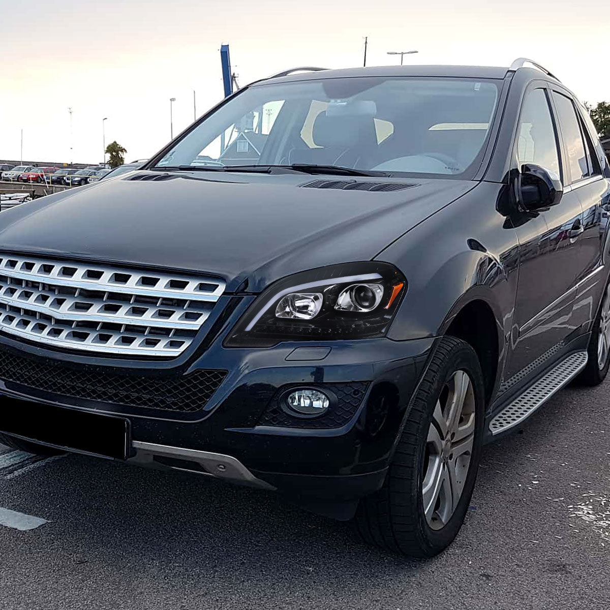 Spec-D 10 Benz W164 ML-Class Sequetial black headlights