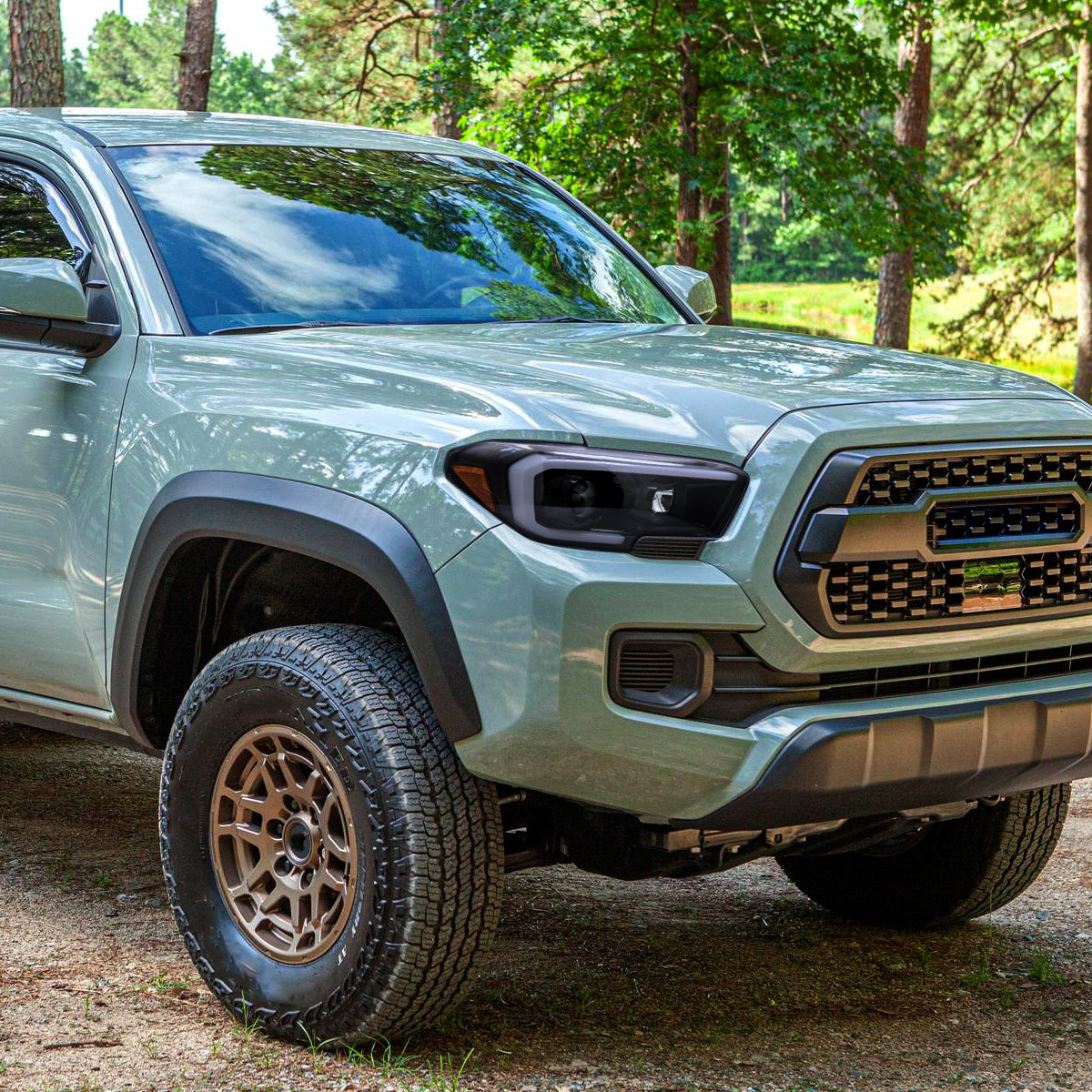 Spec-D 20 Tacoma GL black C bar Projector headlights