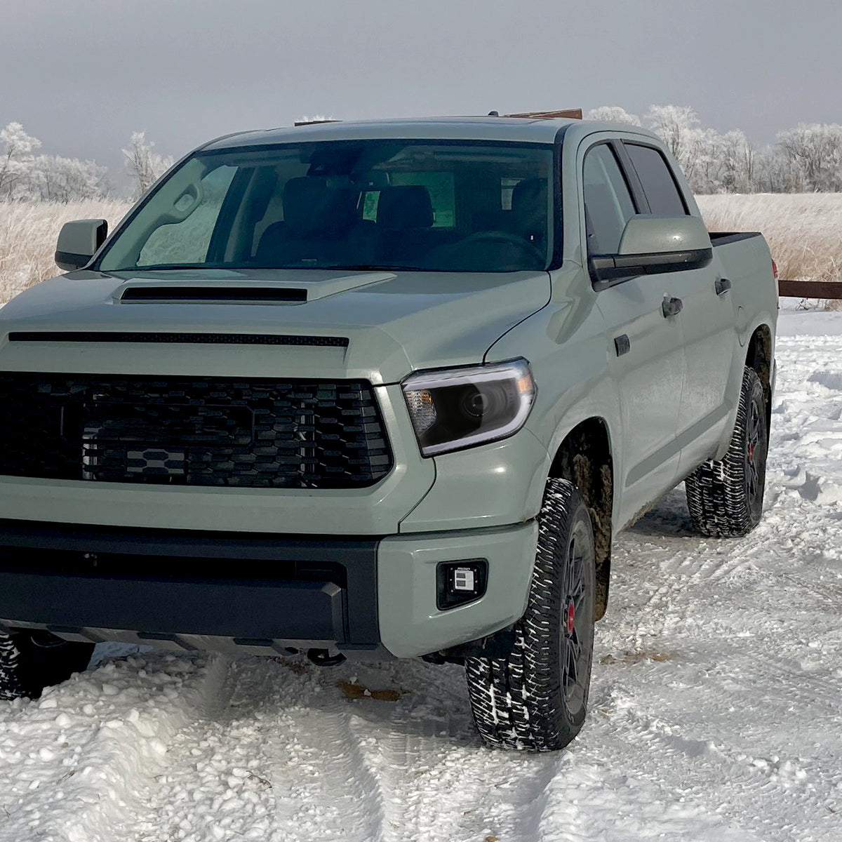 Spec-D 18 Tundra black headlights