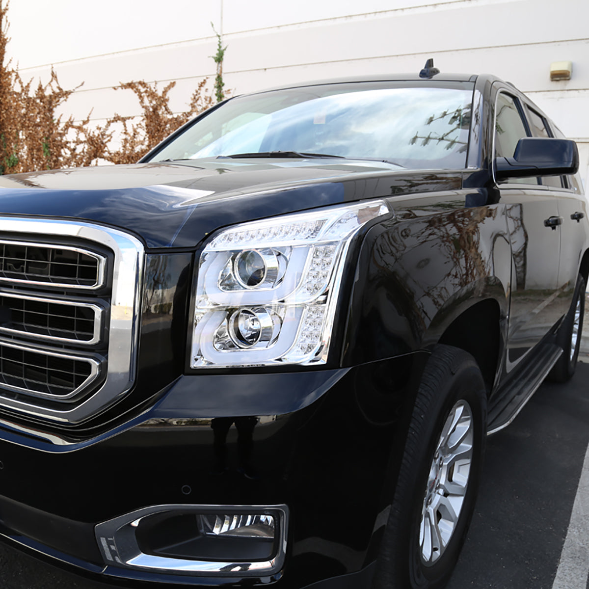 Spec-D 19 GMC Yukon XL chrome headlights