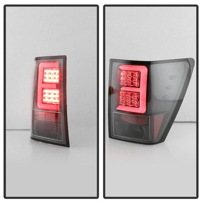 Spyder 05-06 Grand Cherokee V2 LED bar installed tail lights black