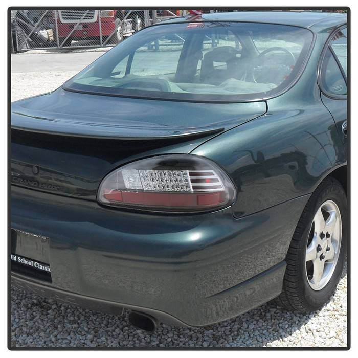 ALT-YD-PGP97-LED-BK Pontiac 97-03 Grand Prix LED installed to show looks
