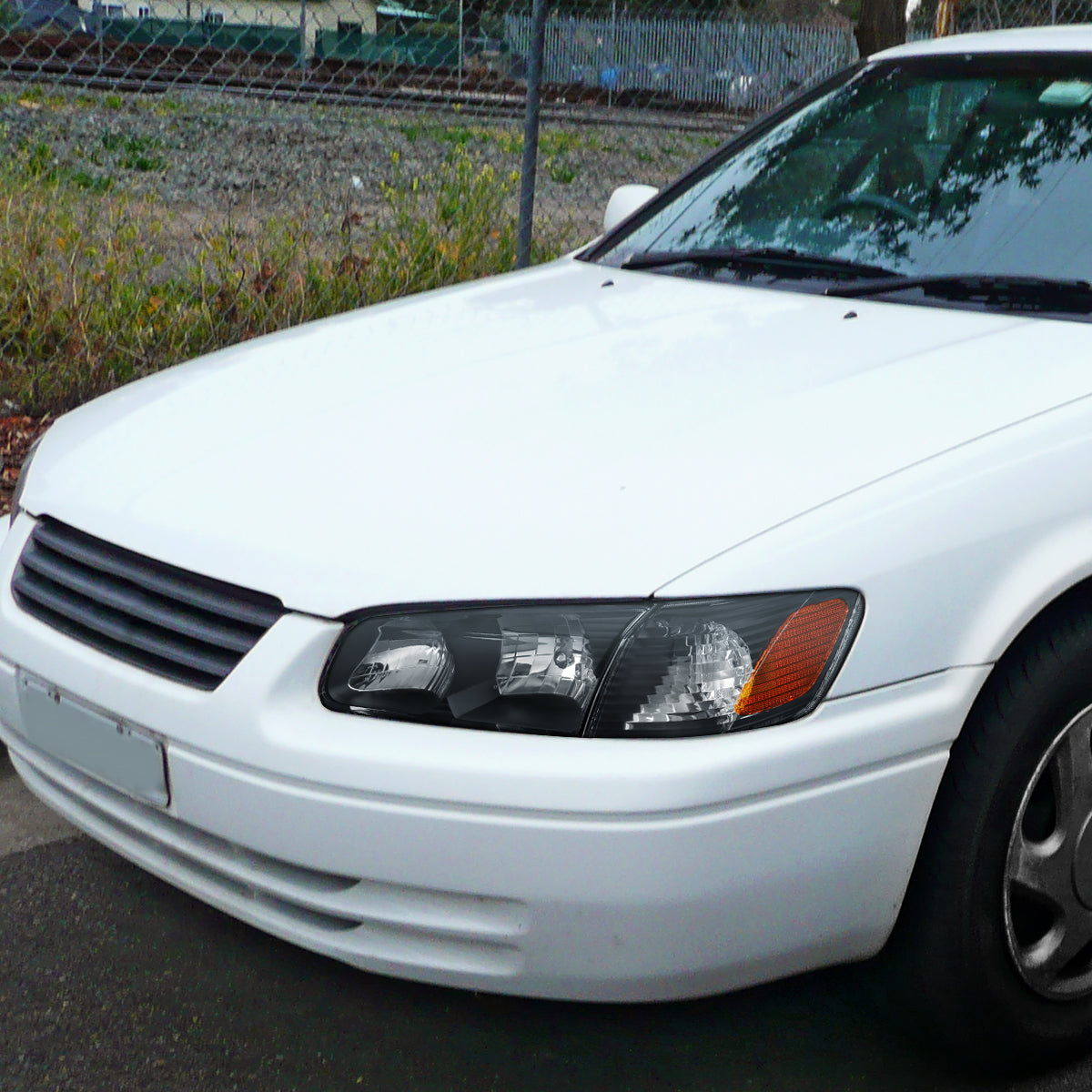Spec-D 2000-2001 Toyota Camry OE Style w/ Amber Reflectors Black Headlights