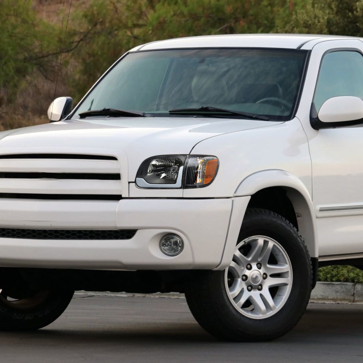 Spec-D 2005-2006 Toyota Tundra/2005-2007 Sequoia Switchback Sequential LED Bar OE Style w/Corner Lamps Black Headlights