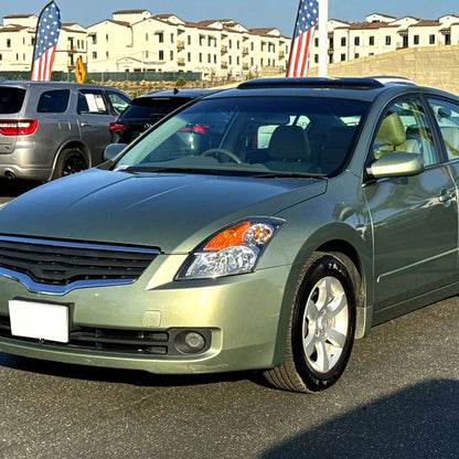 Spec-D 2007-2009 Nissan Altima 4DR w/ Amber Reflector Black Headlights