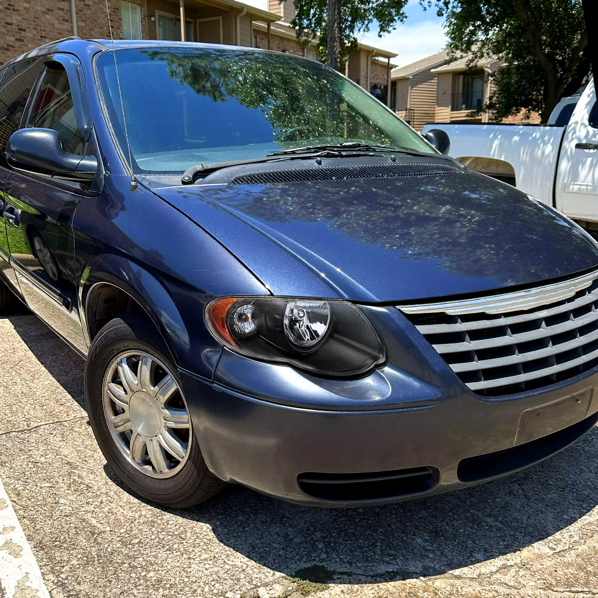 Spec-D 2005-2007 Chrysler Town & Country OE Style Replacement Black Headlights