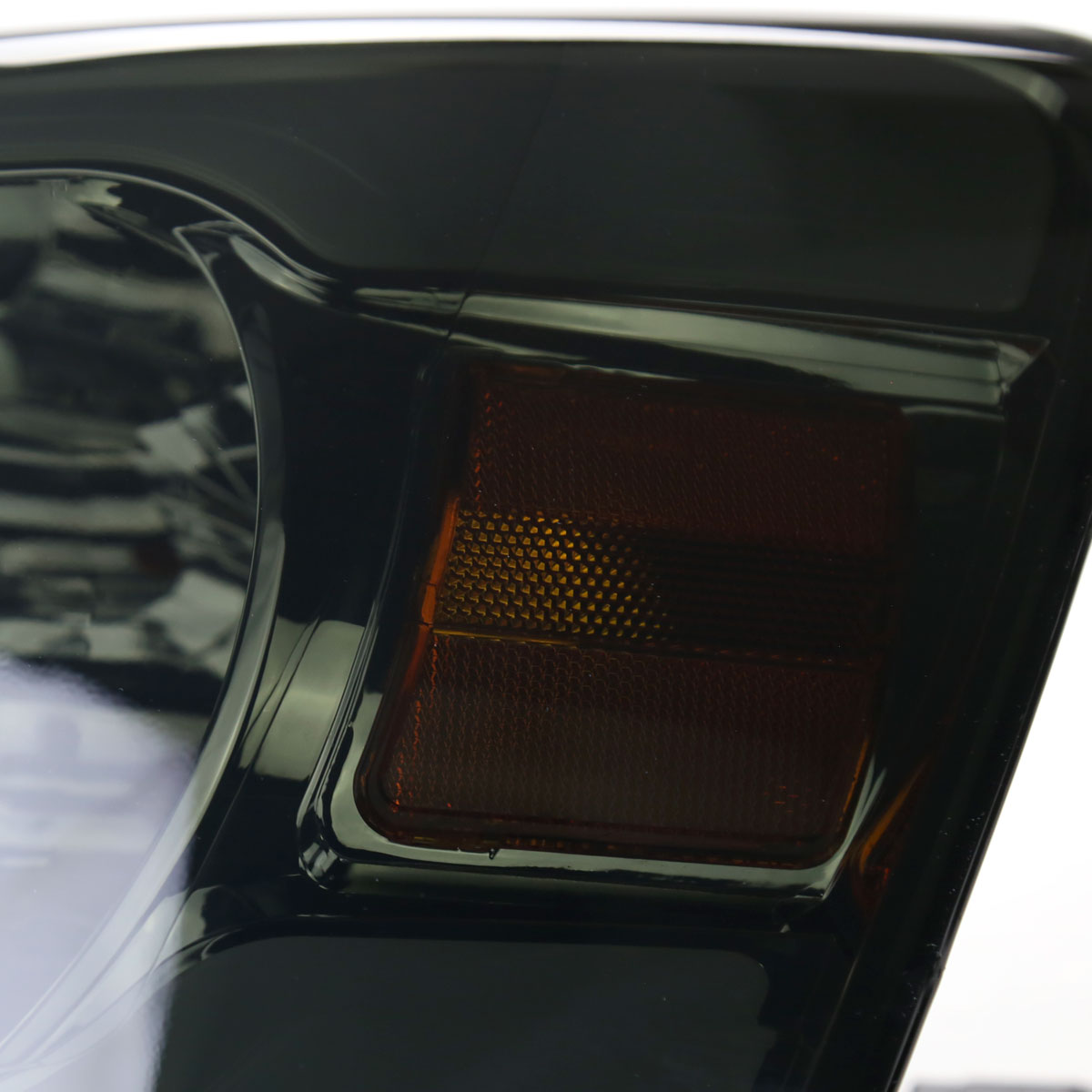 Spec-D 06 Dodge ram 2500 Projector smoked LED bar headlights