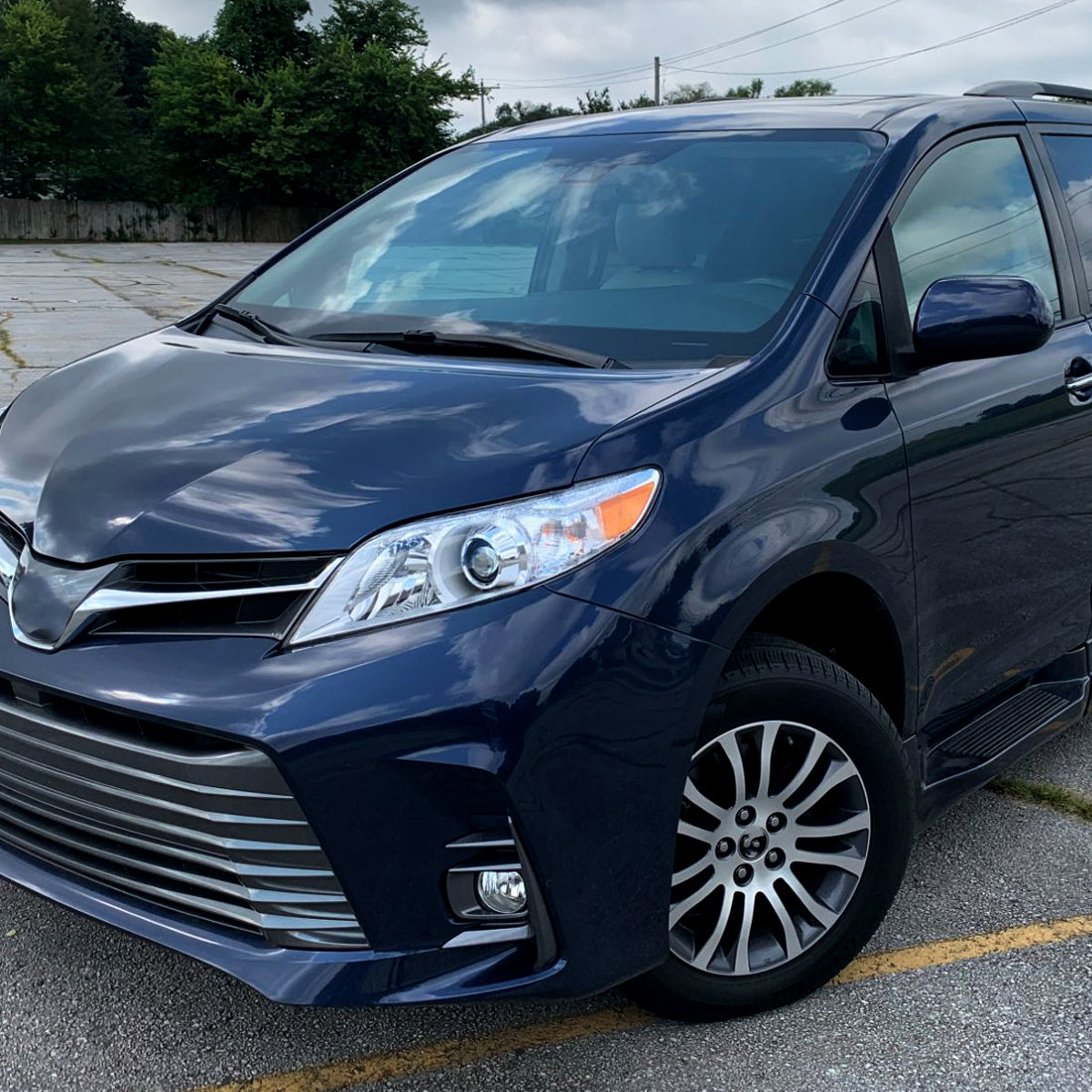 14 Toyota Sienna Spec-D chrome lighting upgrade