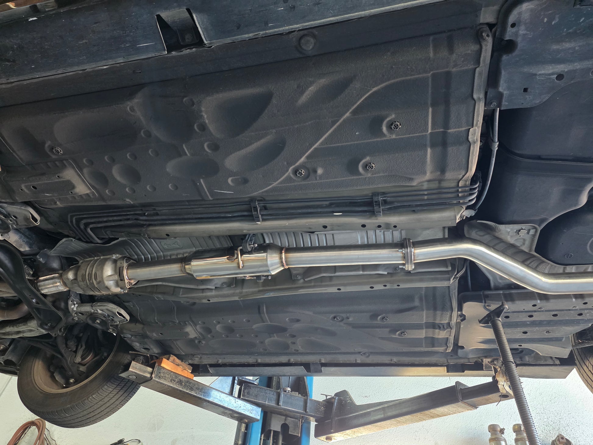 Acura TL 3.5L 2009 up Mid pipe 