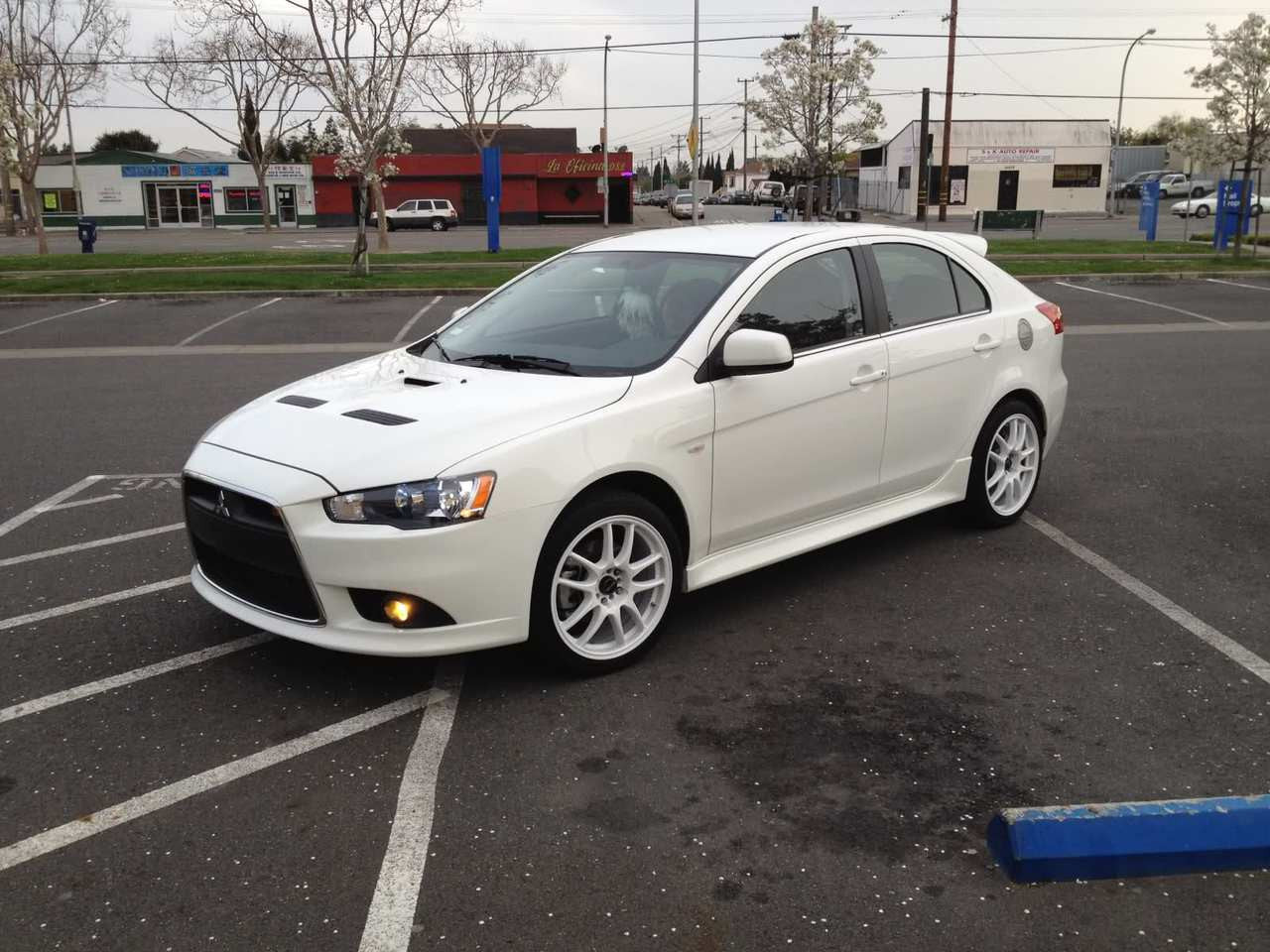 Showing the Drag Dr-31 Wheels 16x7 5x100 5x114.3 White Rims