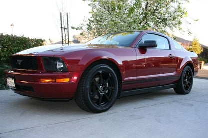 Dr-33 Mustang installed Black wheels