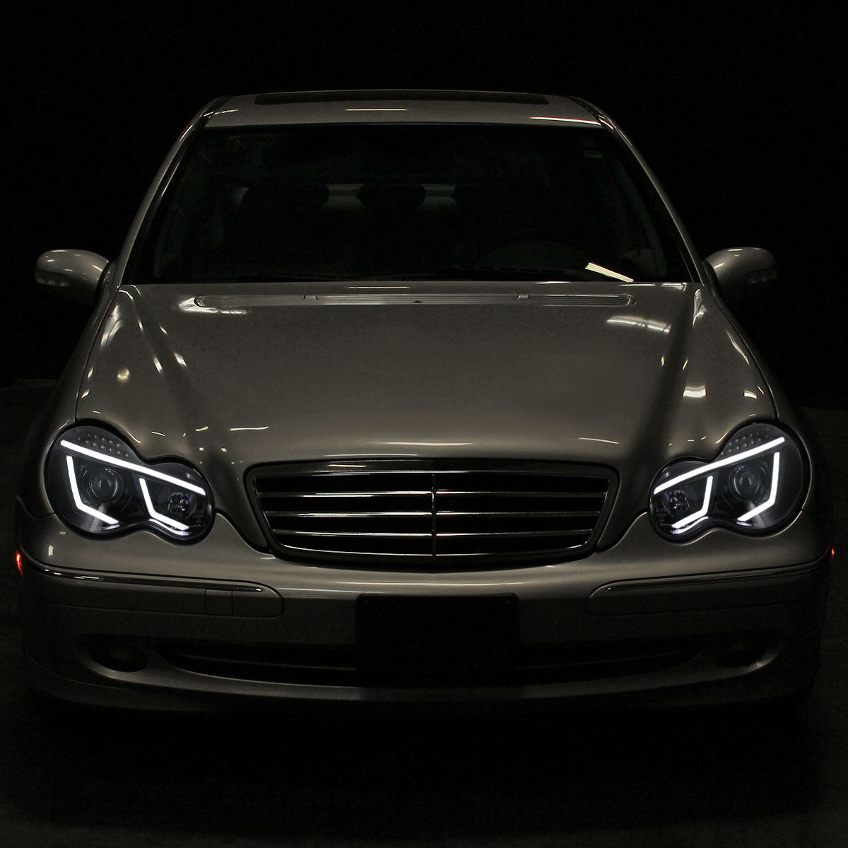 04 Benz W203 C-Class Spec-D black lighting upgrade