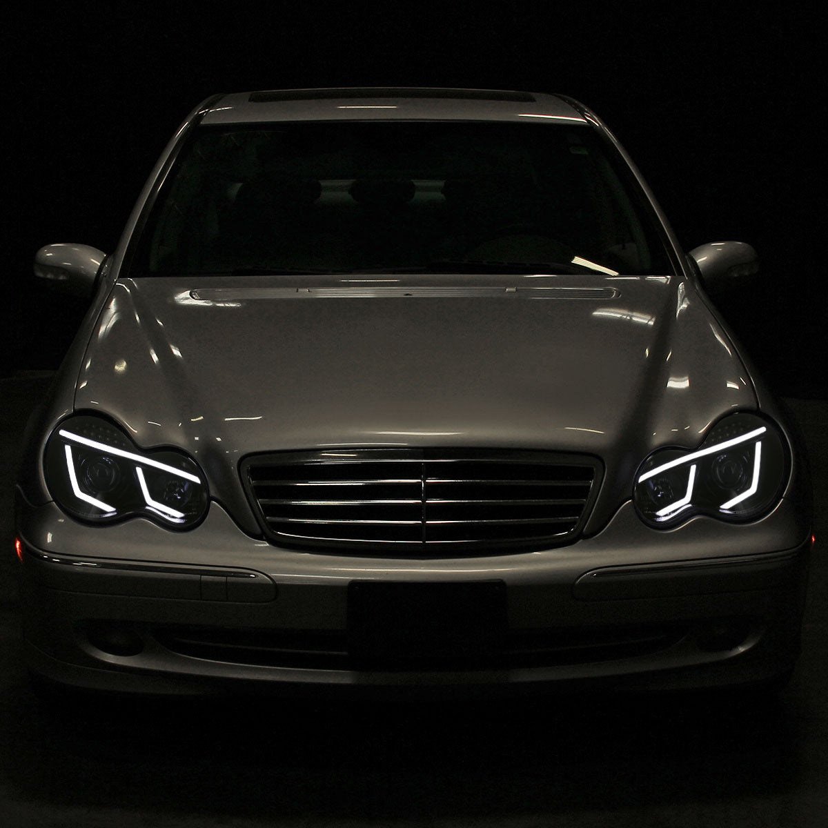 04 Benz W203 C-Class Spec-D black Projector lighting upgrade