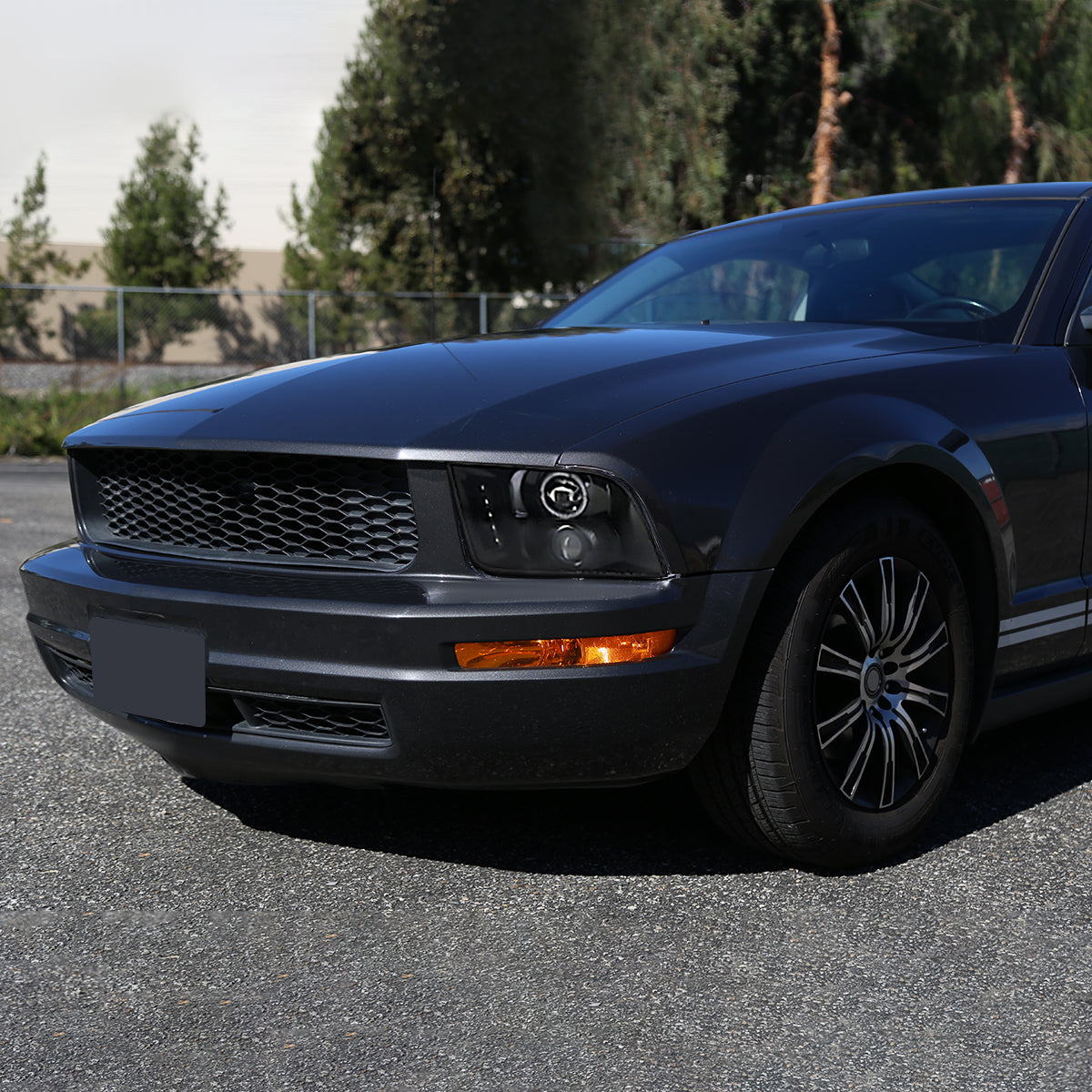 Spec-D 2005-2009 Ford Mustang Halo Projector J Black Headlights