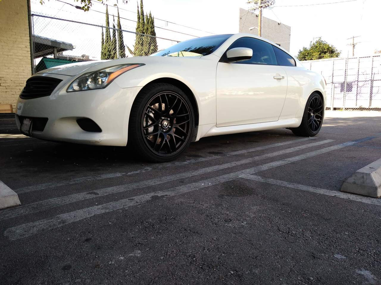 Drag dr37 matte black on G37.